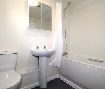 2 Bedroom Maisonette - Garden To Let - Photo 4