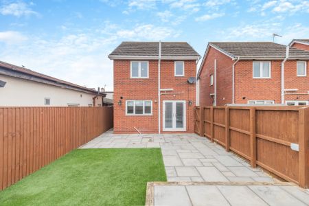Kings Court, Broughton, CH4 - Photo 3