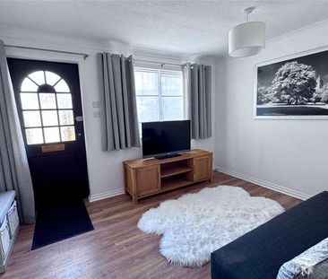 Meon Close, Petersfield, Hampshire, GU32 - Photo 2