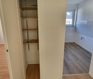 Lichtdurchflutete und frisch renovierte 3-Zimmer-Wohnung mit Balk - Photo 2