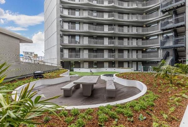 Apartment living! - Photo 1