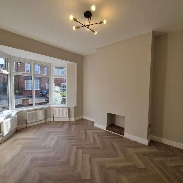 West Crescent, Darlington, DL3 - Photo 1