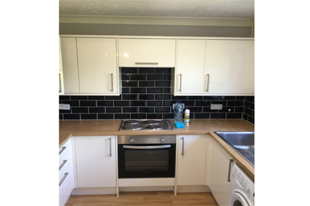 2 bedroom retirement property to rent - Photo 5