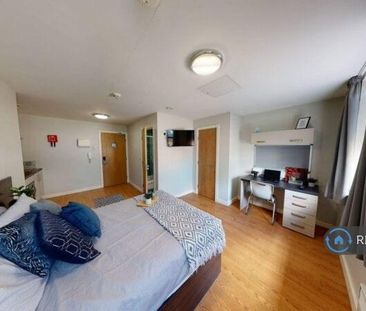 Studio to rent - Photo 4