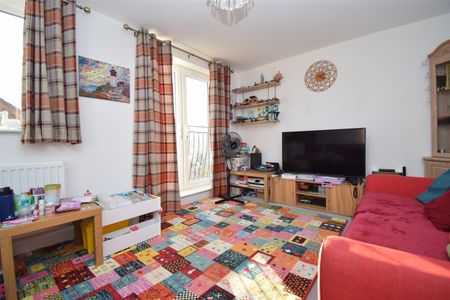 The Fouracres, Wakefield - Photo 3