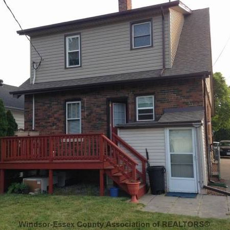 3 BEDROOM MAIN OF DUPLEX AT PARENT & OTTAWA - AVAILABLE MAR 1st - Photo 3