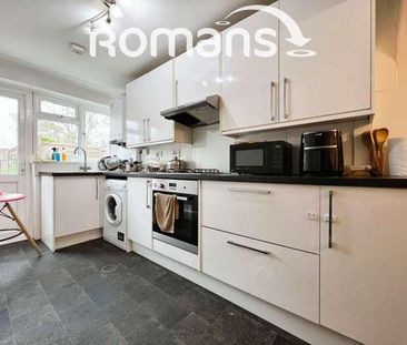 Somerset Road, Farnborough, GU14 - Photo 6