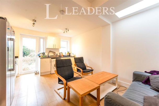 5 bedroom terraced house to rent - Photo 1