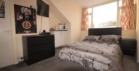 6 Bed - 5 Winston Gardens, Headingley, Leeds - LS6 3LA - Student - Photo 3