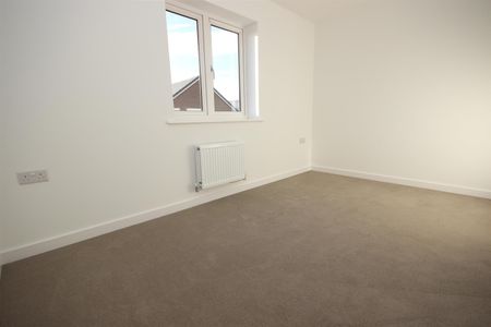 2 bed End of Terrace House for let - Photo 4