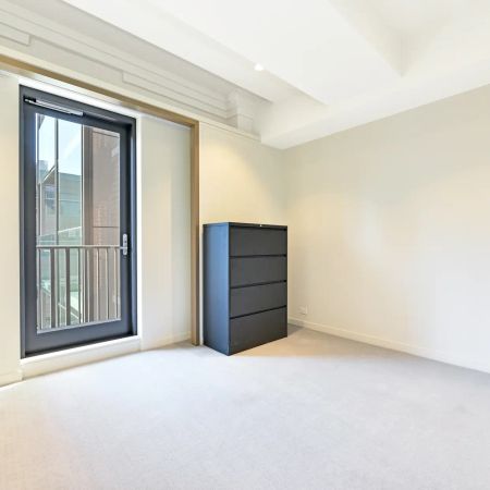 Harbour View Luxury: Exquisite Residence at Revy with North-Facing Aspect - Photo 5