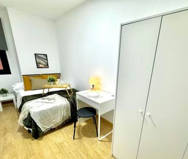 Calle de Vicente Blasco Ibáñez, Madrid, Community of Madrid 28050 - Photo 4