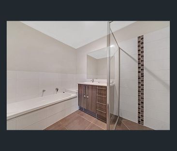 Beautiful Family Home - Don't miss out! - Photo 4