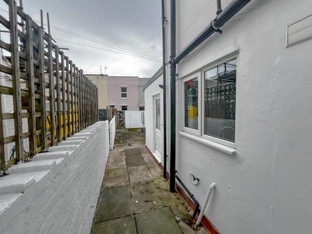 1 bedroom property to rent - Photo 3