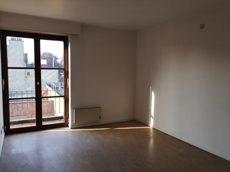 Ruim appartement met 3 slaapkamers, terras en garage - Photo 3