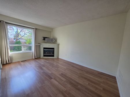 For Lease - 1725 Woodgate Trail, Oshawa, Ontario - Photo 4