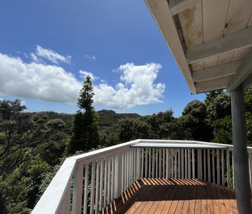 FULLY FURNISHED RETREAT WITH STUNNING DOVES BAY VIEWS - Photo 2