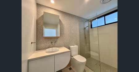 New 1-Bedroom Apartment – Just a Stroll to the Beach! - Photo 5