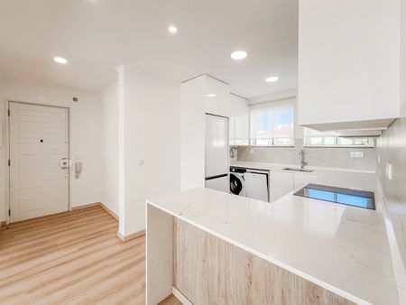 Simpático Apartamento T2 para Arrendamento no Centro de Cascais - Photo 2