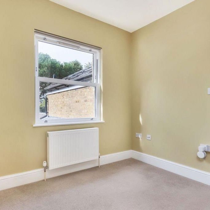 3 bedroom terraced house to rent - Photo 1