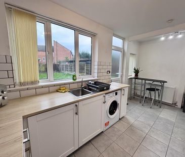 1 bedroom in a house share to rent - Photo 4