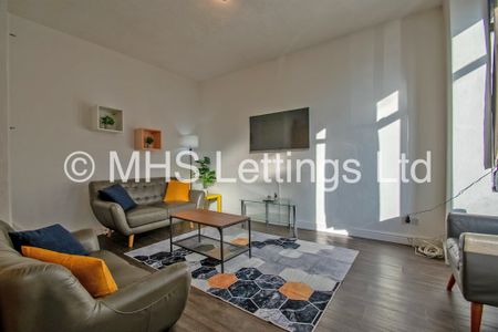 4 Bedroom Mid Terraced House for rent in Beechwood Mount - Photo 4