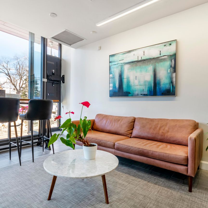 For Lease - 347 Jane Street Unit# Cubicle 3, Toronto, Ontario - Photo 1