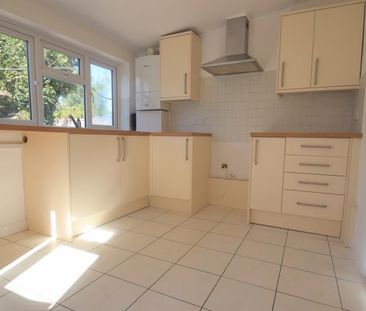 Deirdre Avenue, Wickford, Essex, SS12 - Photo 6