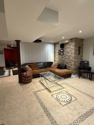 For Lease - 89 Old Colony Road Unit# basement Apartment, Richmond Hill, Ontario - Photo 1