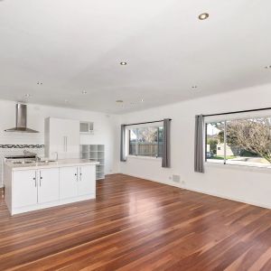 Position, Space & Lifestyle - Photo 2