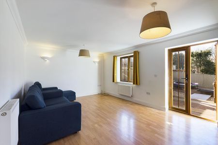 3 bedroom detached house to rent - Photo 2