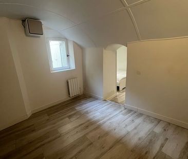 ROQUEVAIRE - T2 MEUBLE - Rue Longue - Photo 4