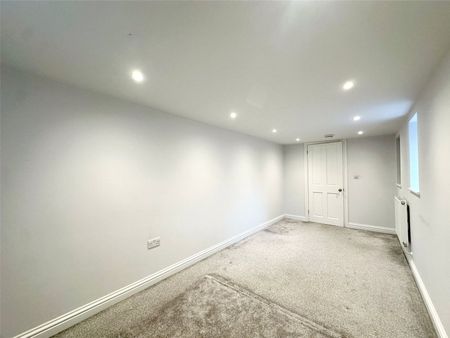 5 Bedroom - Photo 2