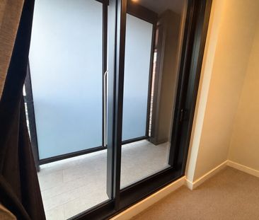 City Living Made Easy – Two Bedrooms with Exceptional Resident Faci... - Photo 6
