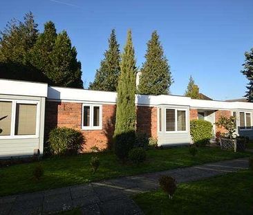 Bedroom Terraced Bungalow In Guildford, GU1 - Photo 5