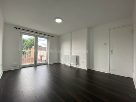 Price £1,600 pcm - Available Now - Unfurnished - Photo 3