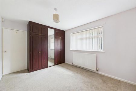 3 bedroom detached bungalow to rent - Photo 2