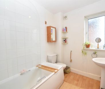 High Street, Hampton Hill - 1 bedroomProperty for lettings - Chaseb... - Photo 5