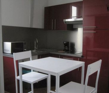 Appartement meublé à louer au coeur de Saint Quentin. - Photo 1