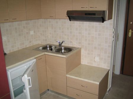 Studio/Γκαρσονιέρα για ενοικίαση Αμπελόκηποι (Πάτρα) - Photo 5
