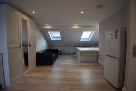 Studio Flat, Caulfield Road, E6 - Photo 3