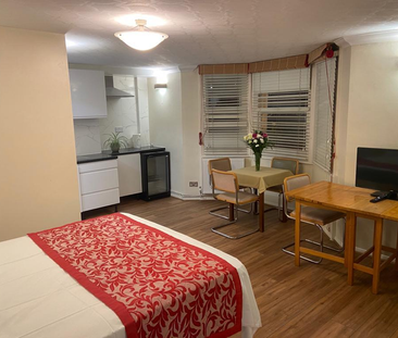 Studio to rent - Photo 6