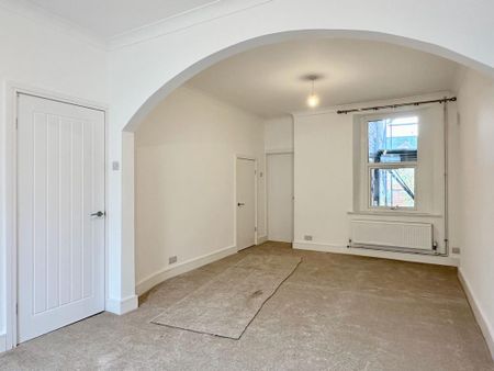 2 bedroom terraced house to rent - Photo 2