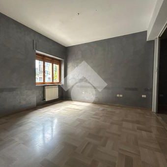 5 locali in affitto - Photo 1