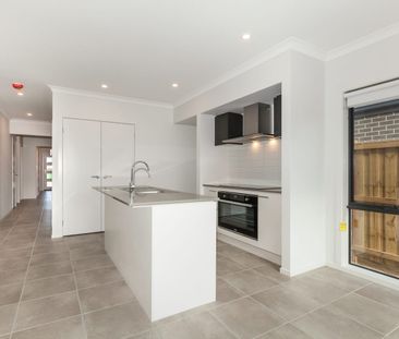 Welcome to a beautifully designed 4-bedroom, 2-bathroom home in the... - Photo 3