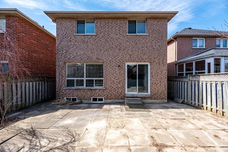 For Lease - 2529 Longridge Crescent, Oakville, Ontario - Photo 3