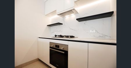 Spacious 2 Bedroom Fully Furnished Apartment READY TO MOVE IN! - Photo 3