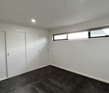 Clean & Spacious! - Photo 3