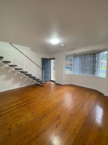 Unique Duplex! - Photo 5