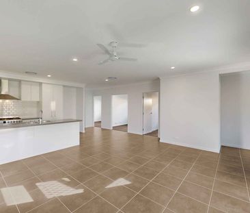 3 Roysvale Way Morayfield - Photo 6